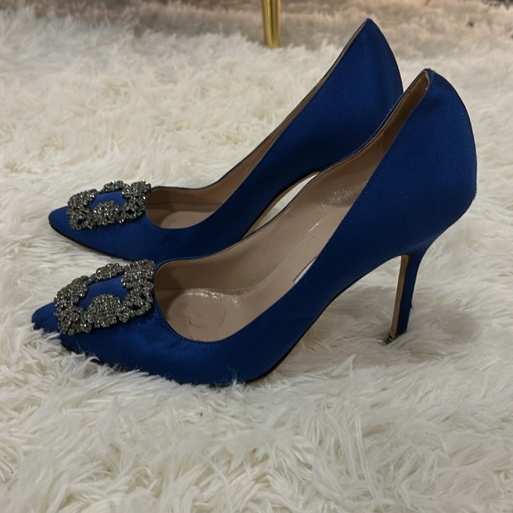 Manolo Blahnik HANGISI US$1,195.00 Blue Satin Jewel Buckle Pumps - Picture 2 of 3